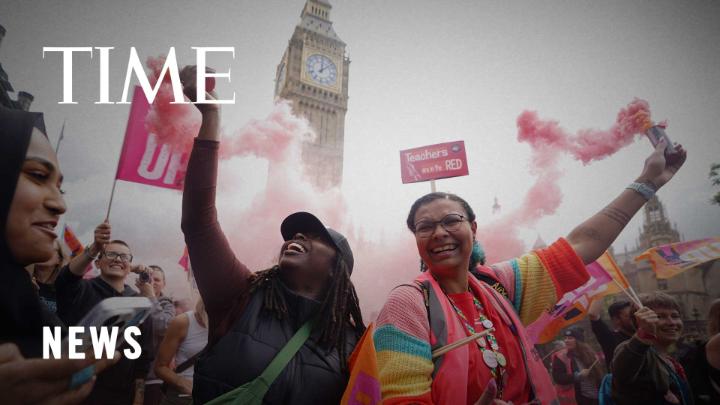 Thousands of striking teachers from across England joined a march in central London on July 5 to demand higher wages. These teachers could launch the biggest strikes in a decade as part of a “united front” by all four education unions in England