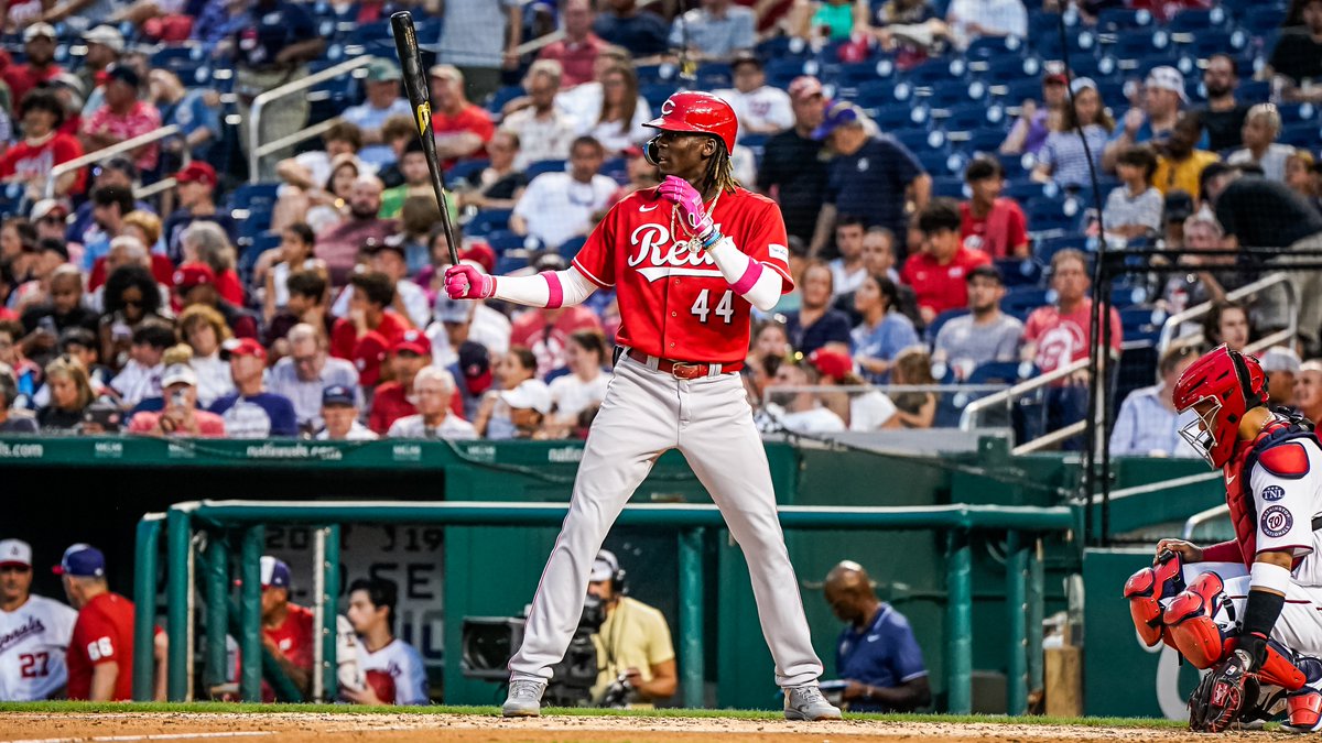 111.6 MPH 455 FEET ELLY DE LA CRUZ IS GOOD AT BASEBALL