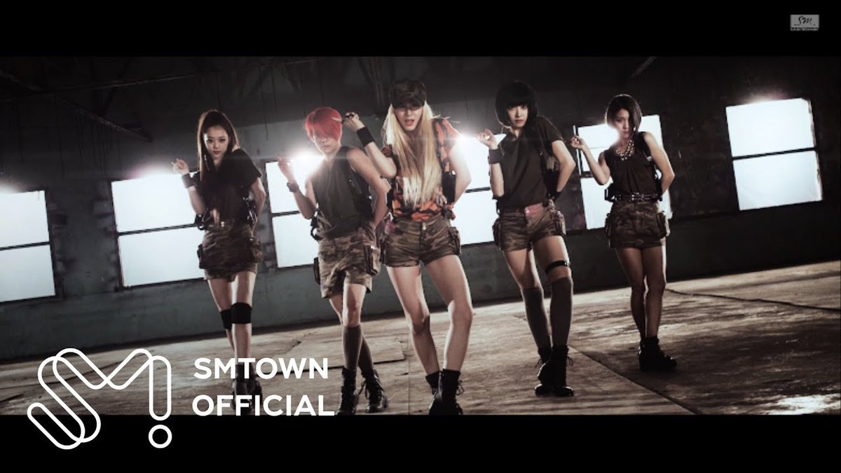 9 years ago today, f(x) released their 3rd Album ‘Red Light’ with the title track of the same name