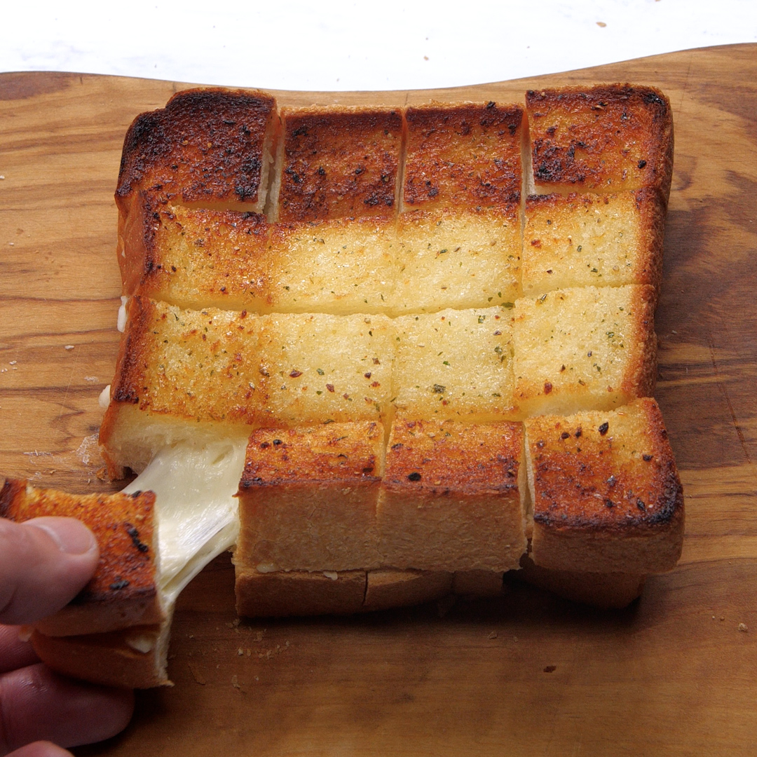 【サクサクとろーり】グリルチーズトースト🧄🧀🍞 / Garlic Cheese Toast #tastyjapan