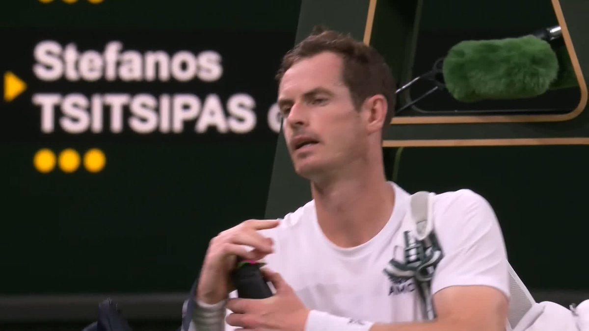 Centre Court rises for Andy Murray who leads two sets to one. To be continued tomorrow... #Wimbledon