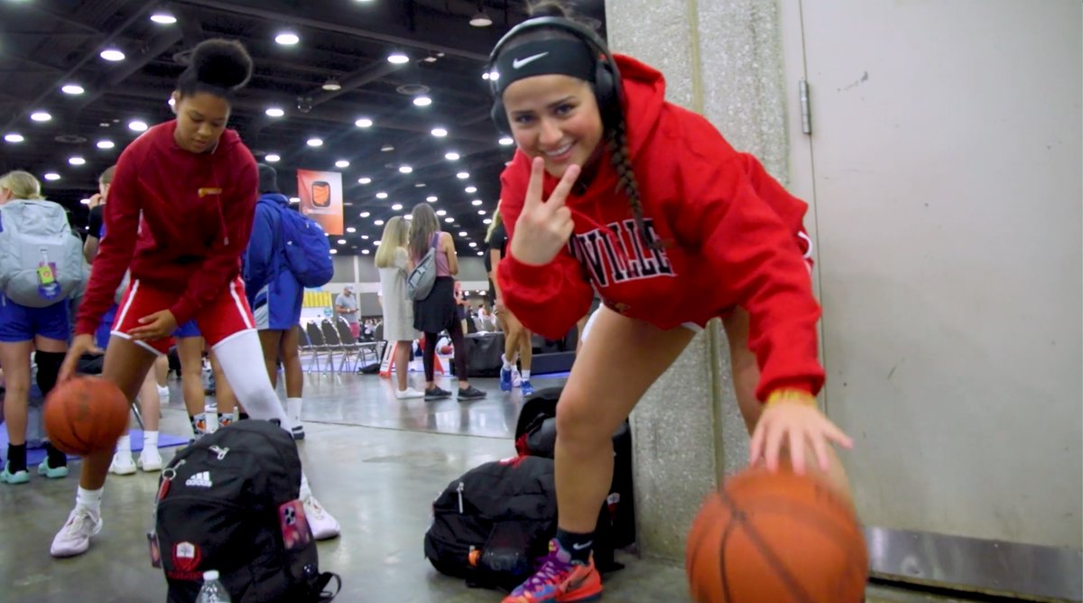 What a way to kick off #Roses23. Another look at some of the action of day one. 🌹🏀 #Run4Roses