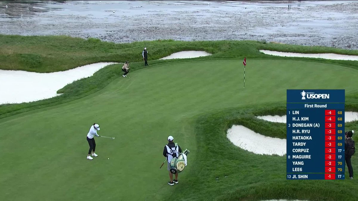 Leave this one to the pros. ⛳👀 Rose Zhang #USWomensOpen