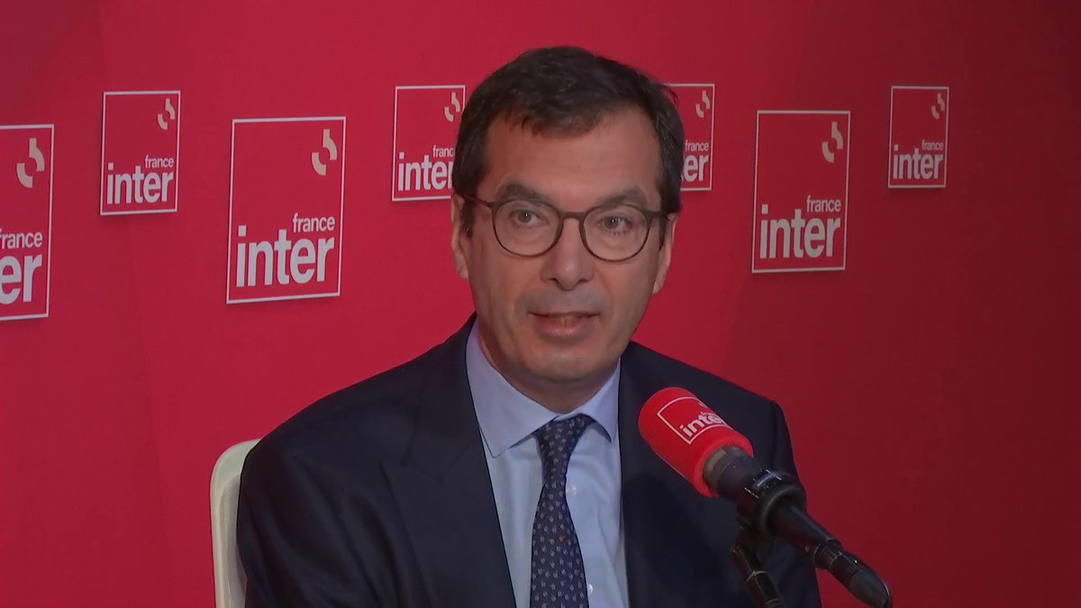 "On agit pour la transitition écologique de notre pays." La SNCF va installer 1.000 hectares de panneaux solaires pour couvrir, d'ici 2030, entre 15 et 20% de ses besoins électriques. "On est dans notre raison d'être", estime le PDG Jean-Pierre Farandou. #le7930inter