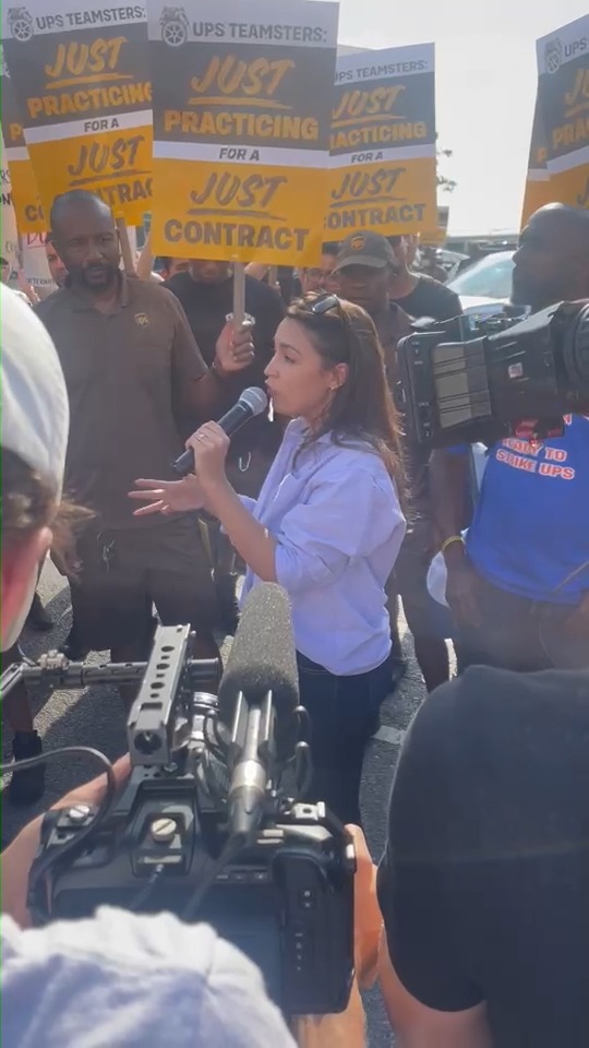 .UPS makes $100B and wants to force part-time workers into poverty? We have to fight to raise the standard for all workers. Thanks to Alexandria Ocasio-Cortez and every member and supporter for being on the line this AM. #TeamsterStrong 👊