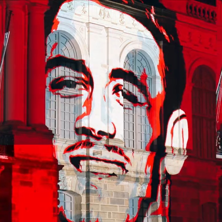 Il reste en Bretagne pour illuminer la Capitale. 🪄 𝗘𝗻𝘇𝗼 𝗟𝗲 𝗙𝗲́𝗲 𝗲𝘀𝘁 𝗥𝗼𝘂𝗴𝗲 𝗲𝘁 𝗡𝗼𝗶𝗿 ! 🔴⚫️