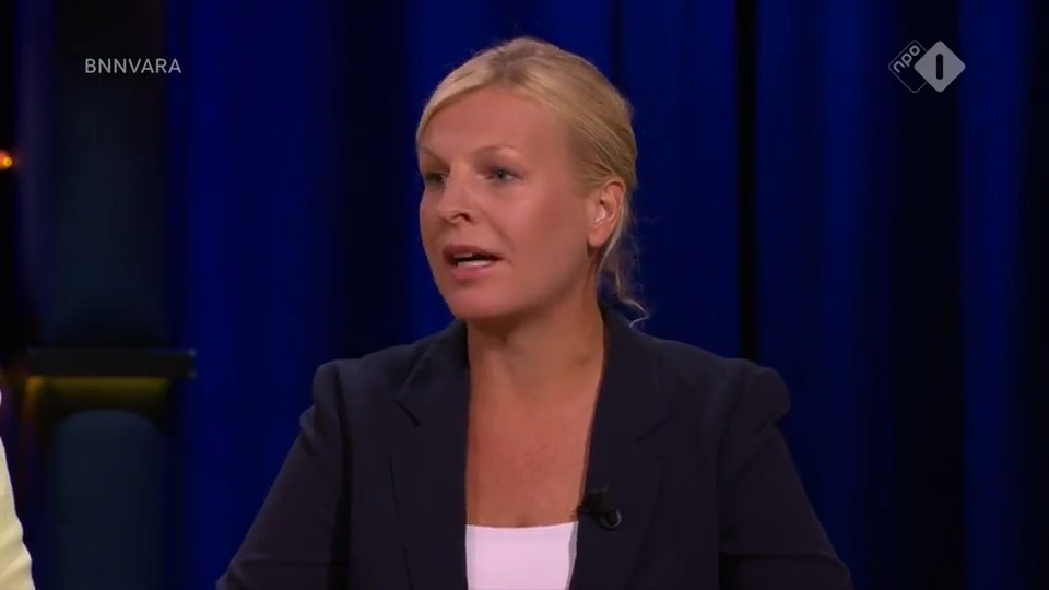 ‘’Rutte heeft hier doelbewust voor gekozen’’ zegt Attje Kuiken over de val van het kabinet. ''Dit heeft niks met inhoud te maken. Rutte koos voor zijn eigen belang boven het landsbelang en ik hoop dat iedereen dat ziet.'' #Op1 #BNNVARA