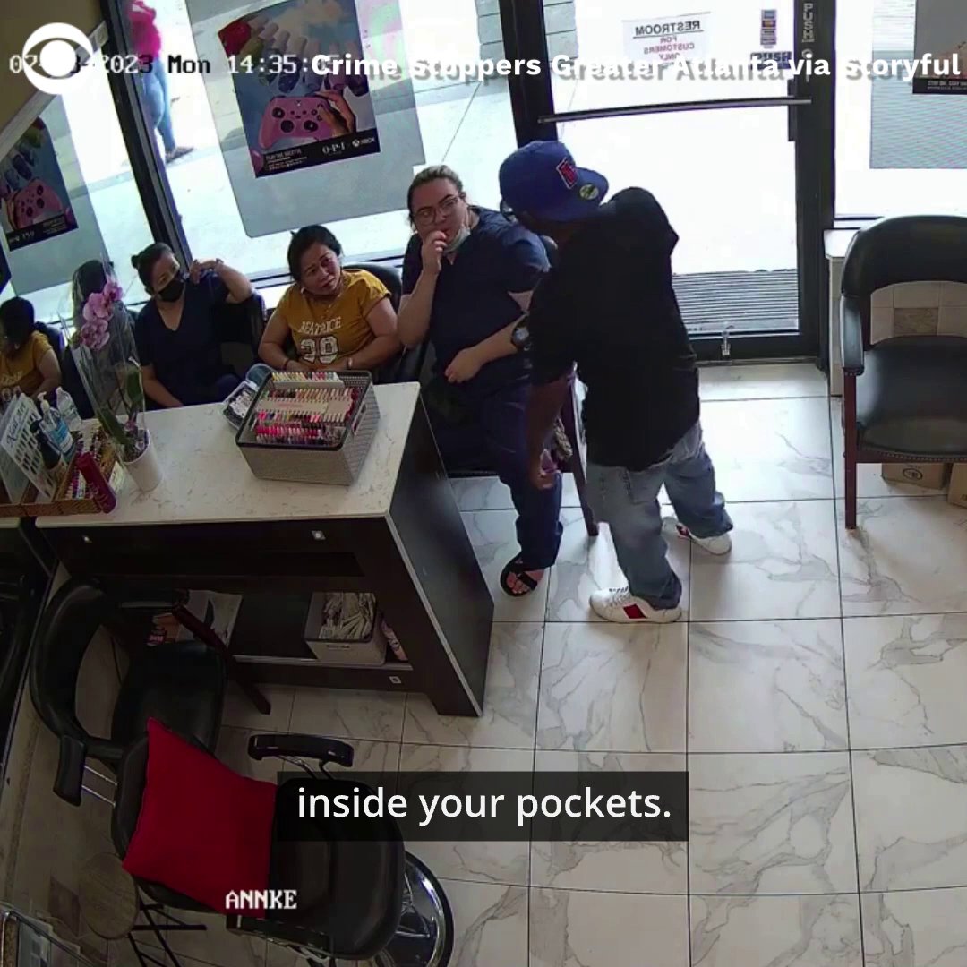 A man’s attempt to rob a nail salon in Atlanta failed when the patrons and employees refused to comply with his demands for money.