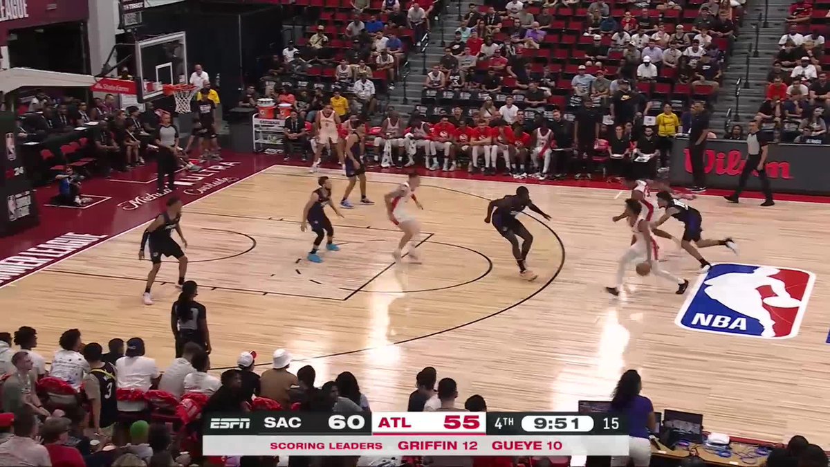 Brady Manek cannot miss 🔥🔥🔥 9-0 run to start the 4th