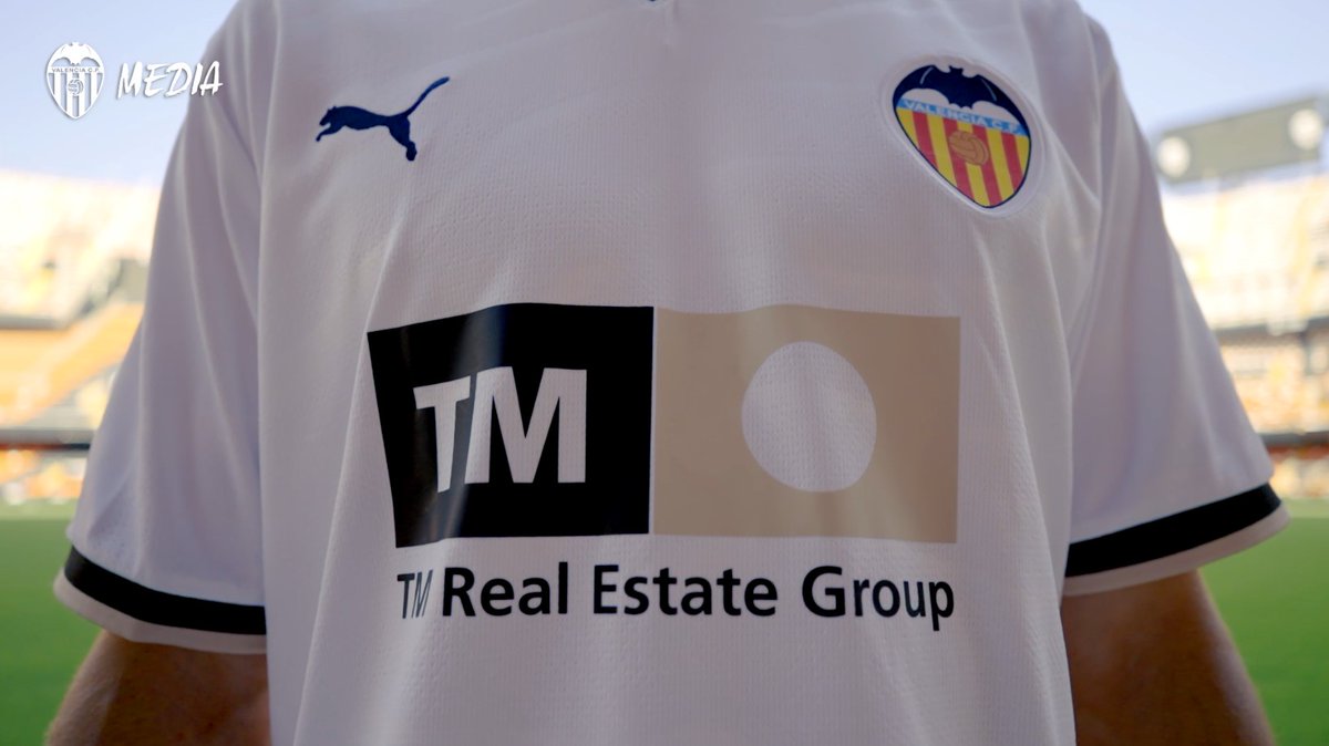 Seguimos de estrenos con ADN Mediterráneo 🦇 Ayer la nueva equipación PUMA Football y hoy alguien que la luce así. #ADNVCF