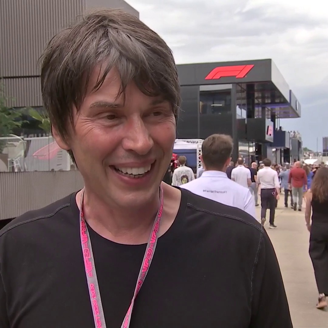 Professor Brian Cox 🤝 Brad Pitt ... to takeover Oldham Athletic? 🤔