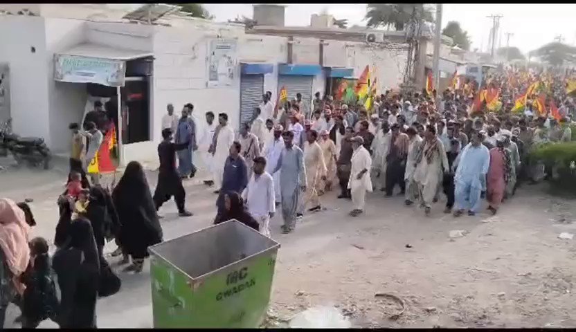 گوادر میں نکالے جانے والی احتجاجی ریلی سے گوادر کے عوام نے ثابت کردیا کہ گوادر بلوچستان نیشنل پارٹی کا گڑھ ہے. میں شکریہ ادا کرتا ہو ضلع گوادر کی عوام کا جنہوں نے آج کی احتجاجی ریلی میں بهر پور شرکت کی. وڈھ کے حالات پر گوادر کی عوام قائد بلوچستان سردار اختر جان مینگل کے ساتھ ہیں.