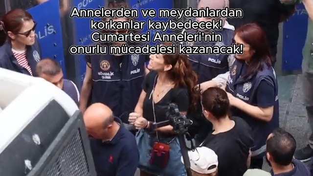 14 haftadır Cumartesi Anneleri'ne gözaltı saldırıları yapılıyor. Hukukçular, insan hakları savunucuları, Cumartesi Anneleri, Cumartesi İnsanları, kardeşler, babalar, çocuklar fütursuzca darp edilerek, kelepçelenerek gözaltına alınıyor. Buna sessiz kalmak suç ortaklığıdır....