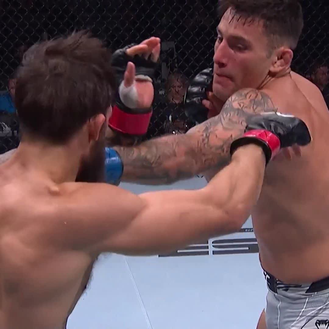 Miren este belleza de golpes que conectó El Gringo! #UFC290 🔥🔥🔥