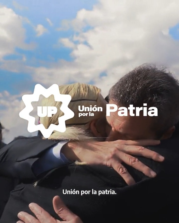⭕ "La patria sos vos, vamos a defenderla": Unión por la Patria lanzó el spot de campaña 📌 Se presentó el primer spot de la coalición oficialista, con el candidato a presidente Sergio Massa junto al candidato a vicepresidente Agustín Rossi y el jefe de campaña Wado de Pedro, el cual plantea micro historias personales como expresión de la patria y la unidad.