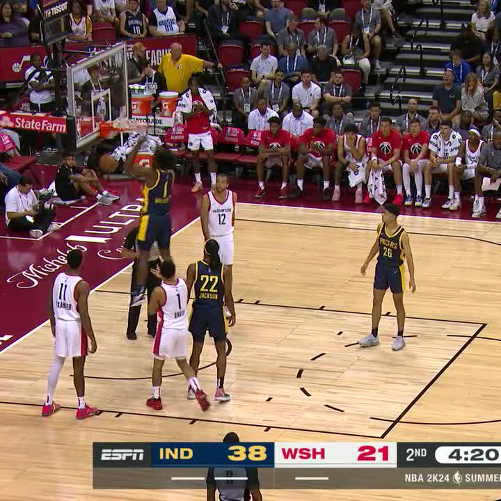 Maybe the easiest bucket Jarace Walker will ever see 😅 No one else realized it was a live ball 🧠