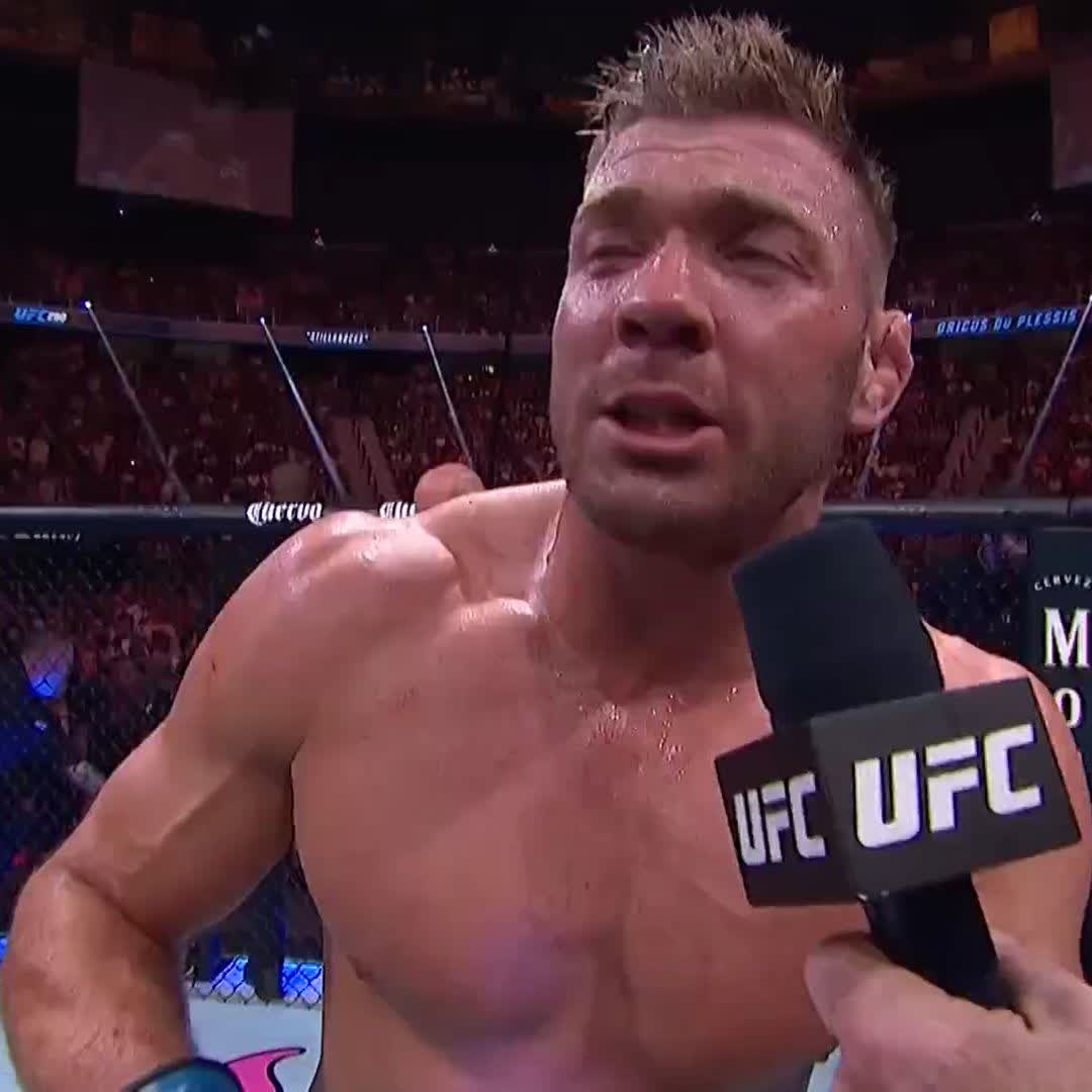 Delete those comments, @DricusduPlessis has been watching 👀😂 #UFC290