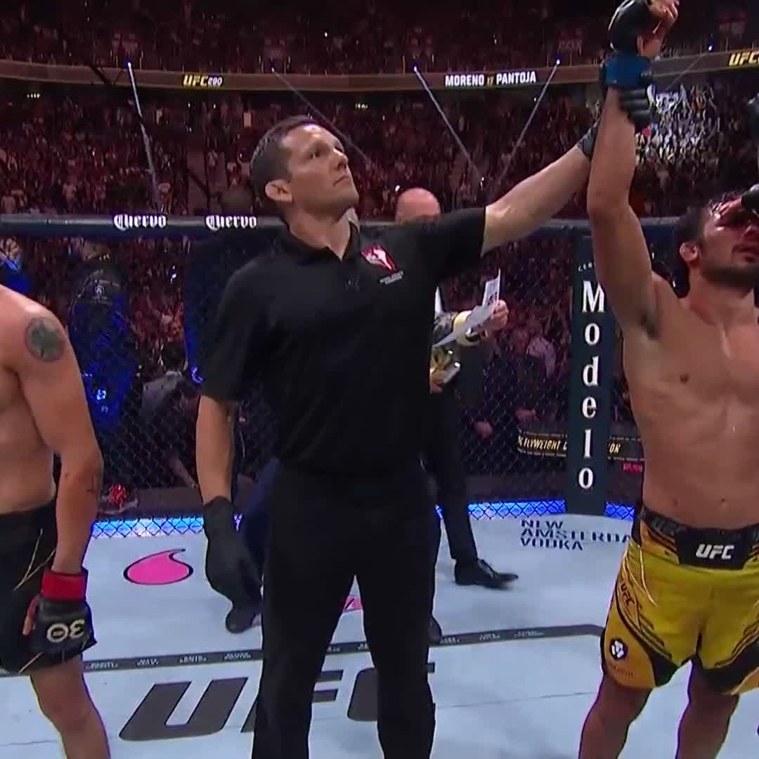 ALEXANDRE PANTOJA BY SPLIT DECISION!! We have a new flyweight world champion in @PantojaMMA! #UFC290