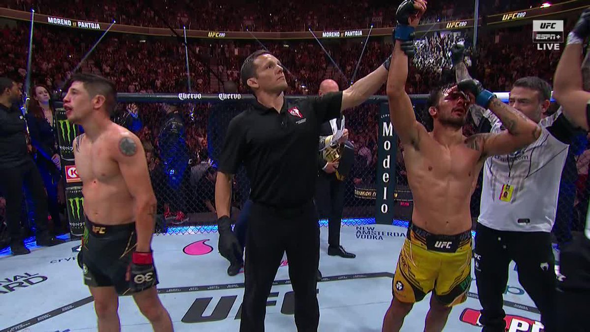 Alexandre Pantoja falls to the floor after being crowned the flyweight champion ❤️🏆 #UFC290
