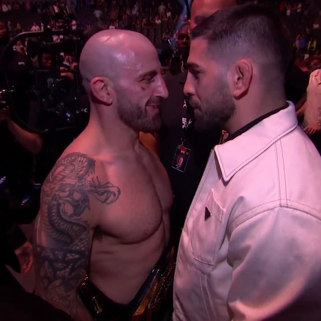 Volkanovski exchanges words with Ilia Topuria after our #UFC290 main event! 👀