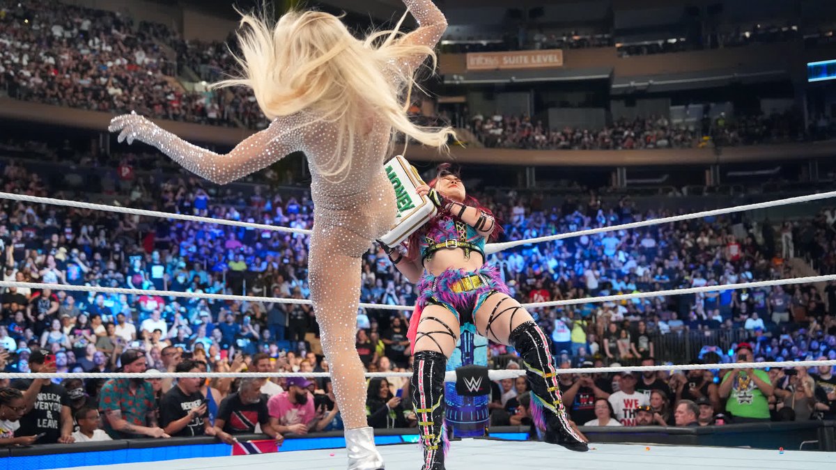 WWE Women’s Champion The legendary Empress ASUKA / 伝説のASUKA皇后 is not short of any challengers as Bianca Belair, Charlotte Flair, Bayley and Ms. #MITB IYO SKY come to blows. #SmackDown