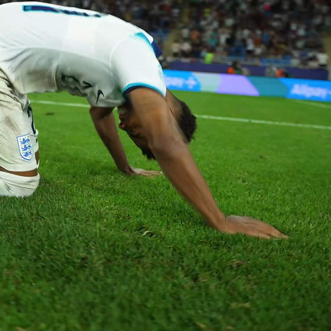 Quit scrolling. Just watch this. 🤯