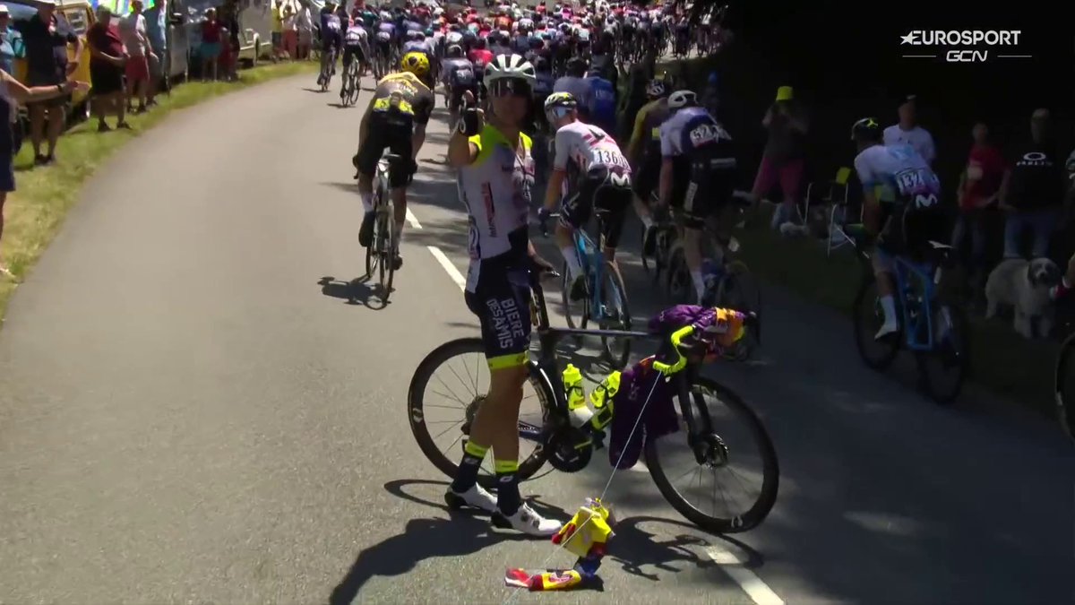 🚴🇫🇷 | Het publiek is fantastisch, maar het publiek maakt ook fouten..💥💥 #TDF2023 📺 Koers kijk je op discovery+