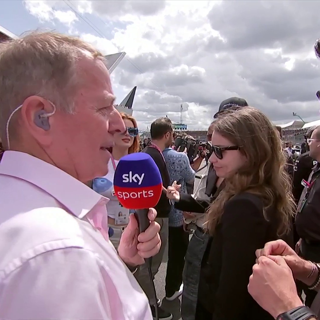 It wouldn't be a Martin Brundle gridwalk without a little awkwardness 😅