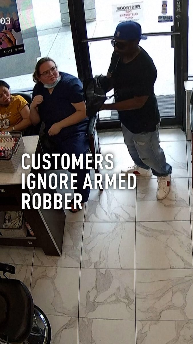 WATCH: This armed robber got a surprise in the U.S. city of Atlanta….he was roundly ignored by customers of the nail salon he was trying to rob and eventually left while the unflustered patrons carried on with their day.