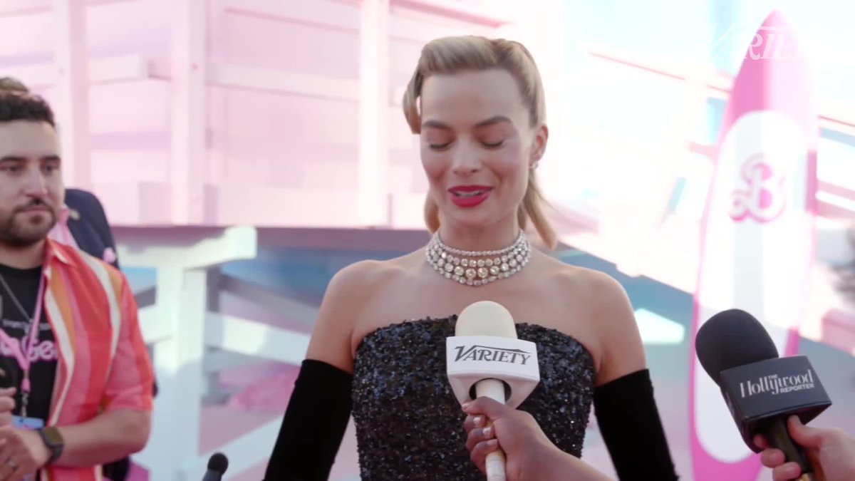 Margot Robbie on meeting Nicki Minaj at the #Barbie premiere: “Oh my god, that was iconic. I’m dying, I’m gonna have to take a minute later to be like wow I actually just got a picture with Nicki Minaj.”