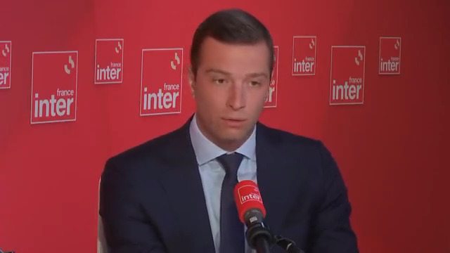 Nous réclamons un tour de vis en matière pénale, notamment à l'égard des mineurs : on doit lever l'excuse de minorité, abaisser la majorité pénale et favoriser des mesures privatives de liberté dans des centres éducatifs fermés. France Inter