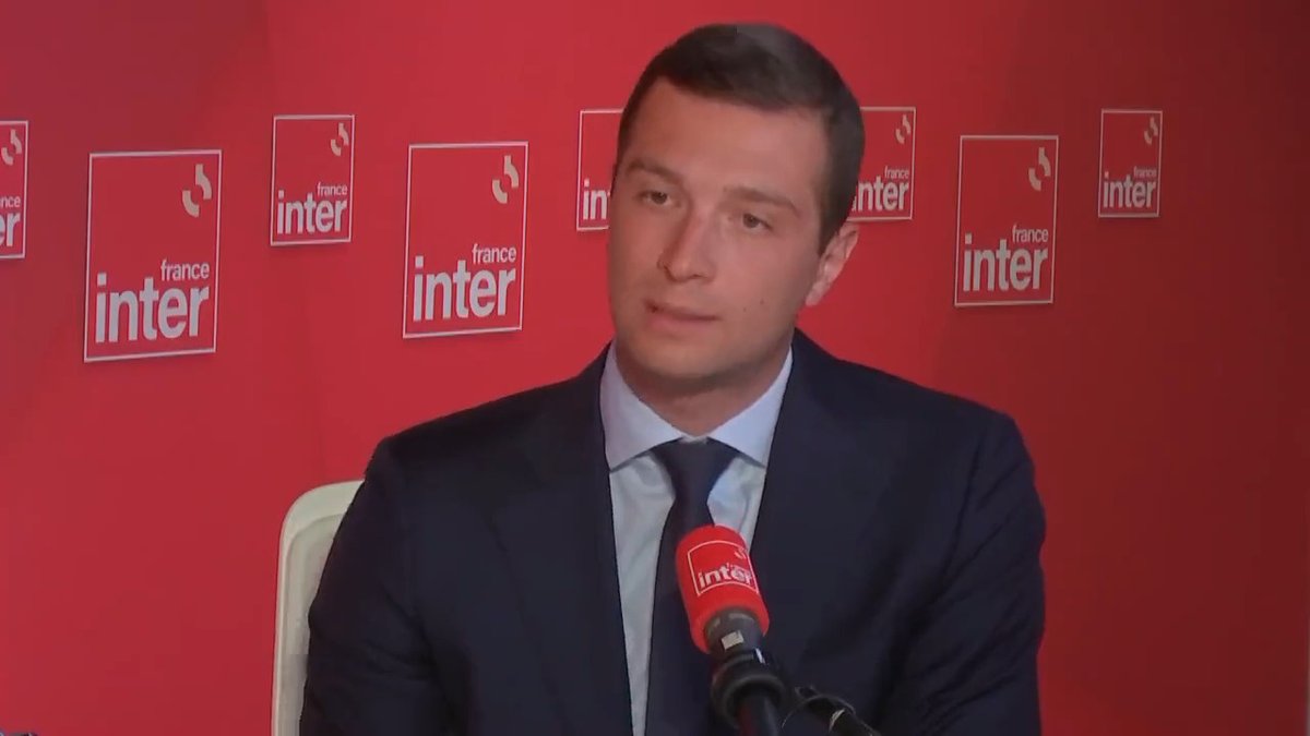 Dans les campagnes reculées de notre pays, qui n'ont pas bénéficié des milliards d'euros de la politique de la ville, on ferme des services publics, et pourtant les habitants ne tirent pas au cocktail Molotov sur les forces de l'ordre pour "exprimer une colère". France Inter