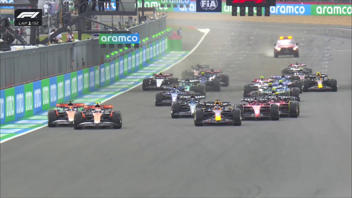 That Silverstone NOISE as Lando took the lead at the start of the race! 🤩🔊