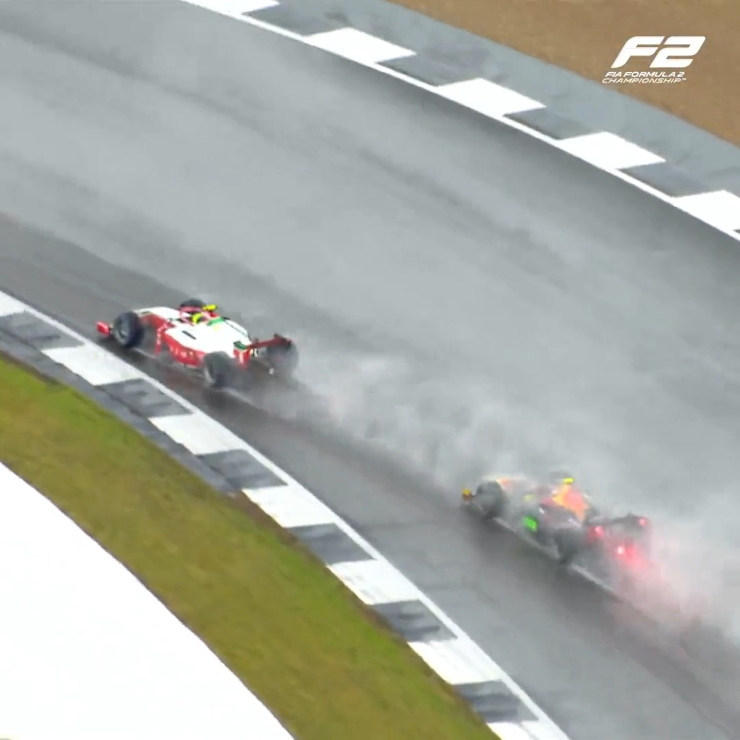 Ollie Bearman with a sensational move past Fittipaldi in the wet! 👌😮💨 #BritishGP #F2 Ollie Bearman