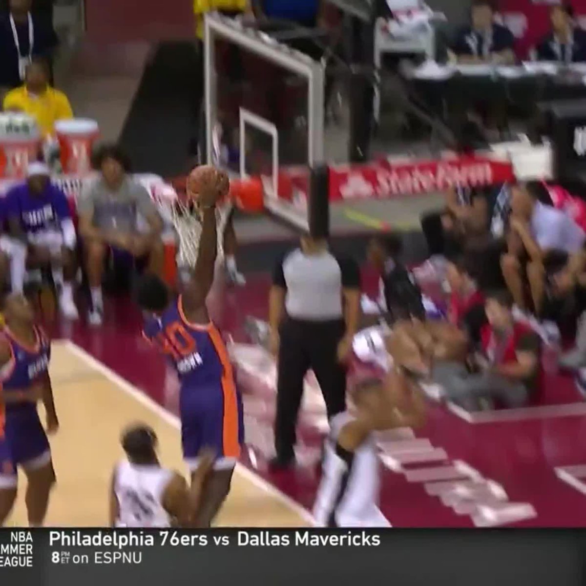 Belleville grad Gabe Brown (Phoenix Suns F) with a big dunk today from the NBA Summer League. He finished with 11 pts, 7 rebs, and 4 steals. Gabe Brown Phoenix Suns Adam Trumpour NBA NBASummerLeague #NBA2K24SummerLeague