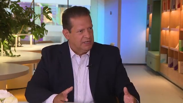 La libertad es la esencia de los humanos. La educación libera. En #LaEntrevistaConSarmiento Sergio Sarmiento conversó con Jorge C. Díaz Cuervo, rector de la UL