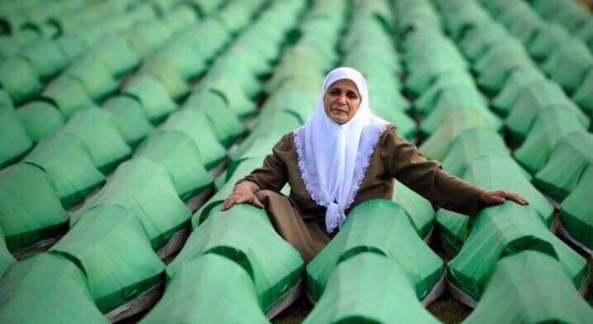 "Anne lütfen git, nereye gittiğini görmeyeyim..." #Srebrenitsa