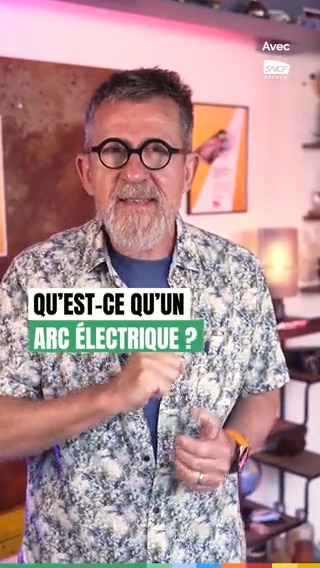 Se prendre une "décharge" de 1500 ou 25 000 Volts même sans toucher la caténaire ? ⚡️ C'est un des risques que vous prenez si vous essayez d'escalader un train ou de monter le long d’un poteau. Jamy Gourmaud des #Epicurieux vous explique ce danger invisible et mortel 👇👇👇