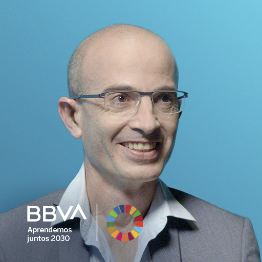 “Enseñar a los jóvenes un conjunto de aptitudes muy específicas es una pésima idea”, sostiene Yuval Noah Harari, historiador. “Hay que inculcarles la importancia de seguir formándose y adaptándose a los cambios a lo largo de la vida”. En Aprendemos juntos 2030.