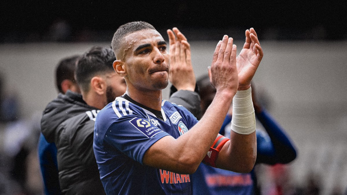 👏 𝐌𝐞𝐫𝐜𝐢 𝐀𝐥𝐞𝐱 ! 📊 127 matches avec le Racing ⚽️ 4 buts On te souhaite le meilleur pour la suite de carrière Alexander Djiku 🤝