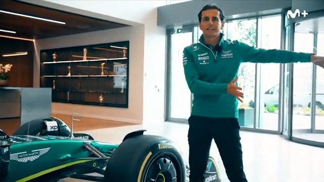 💚 Aston Martin por dentro con Pedro de la Rosa. #VamosSobreRuedas