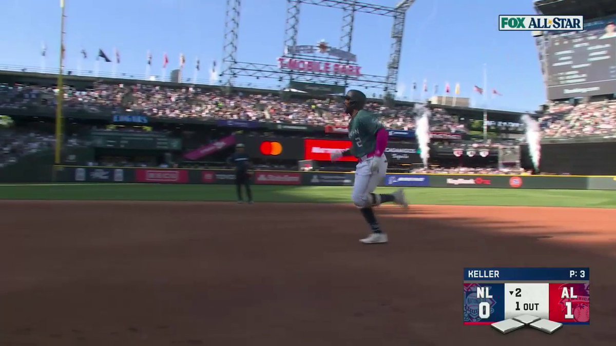 The AL strikes first! Yandy Díaz with a solo shot in the 2nd! Tampa Bay Rays