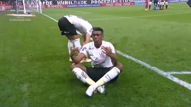 ⚪️⚫️ ¡El gol del triunfo de Corinthians! Felipe Augusto anotó el 1⃣-0⃣ sobre Universitario en la ida del Playoff ⚽️🇧🇷 🏆 CONMEBOL #Sudamericana #LaGranConquista