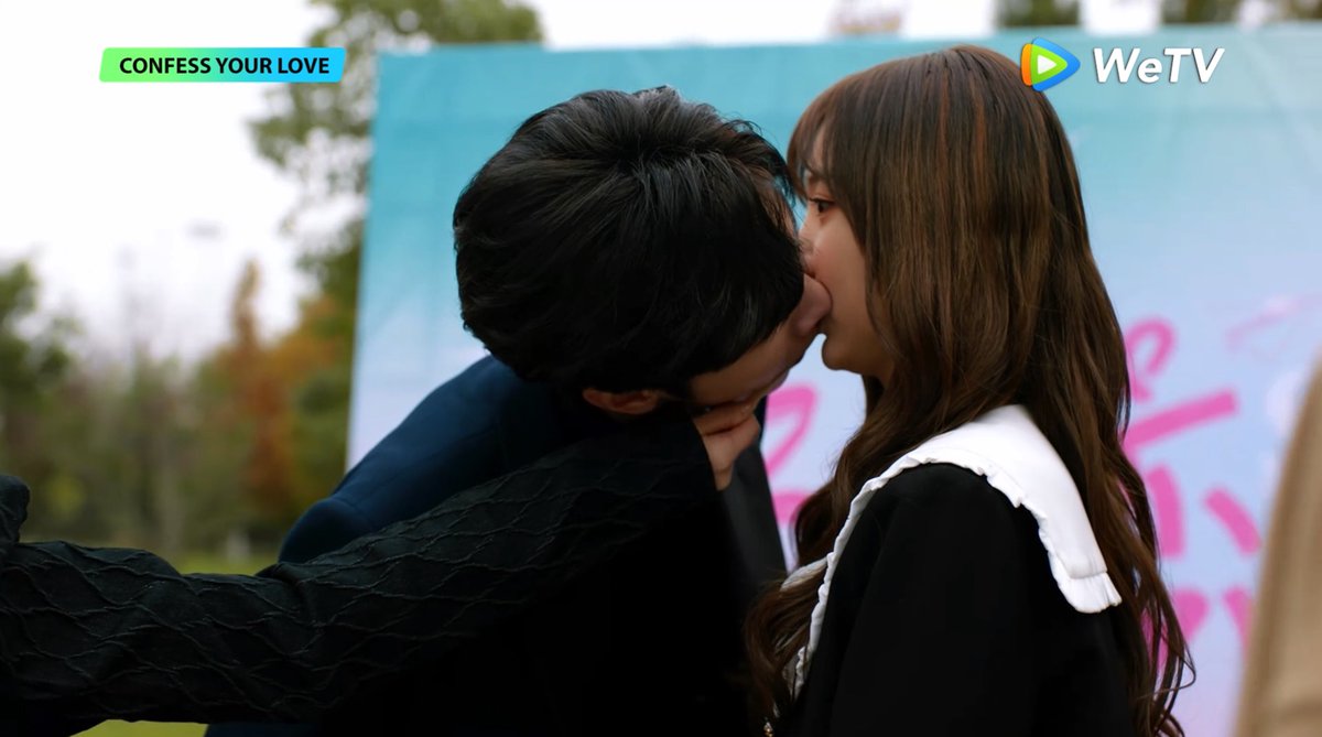 The kiss to save her chocolate allergy?! ❤️🔥😍 🌟 EP5|Watch now on #WeTV #ConfessYourLove #麻烦请你先告白 #Nene郑乃馨 #SongJiYang宋继扬 #ShortSeries #微短剧 #Romance #WeTV #WeTVmy