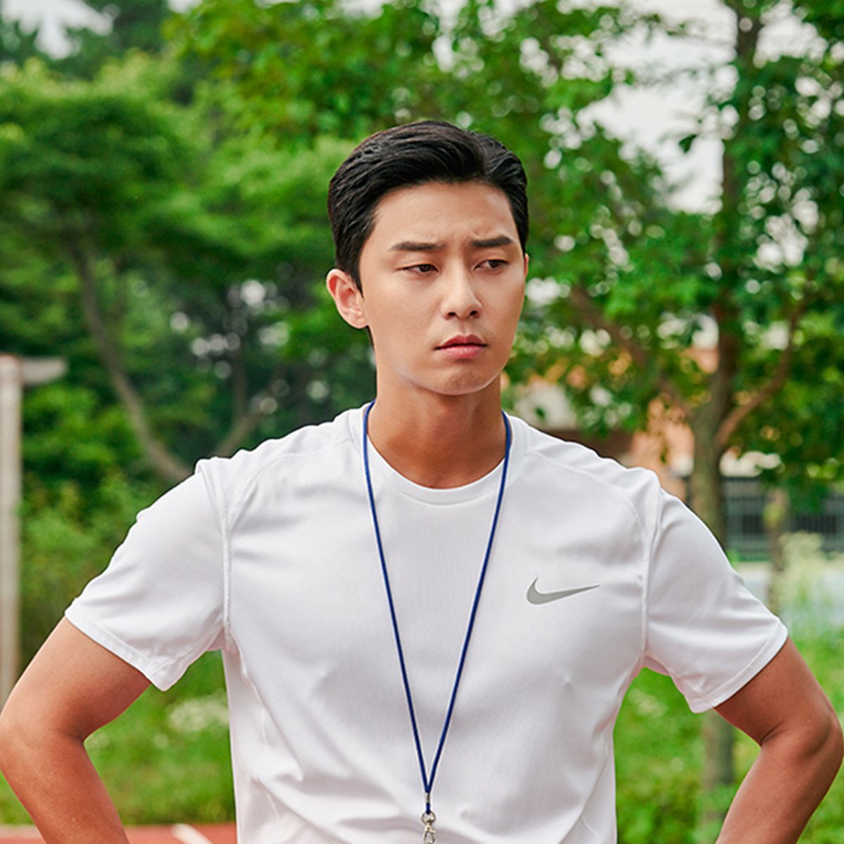 Park Seo-joon = jurulatih bola sepak yang degil IU = assistantnya yang havoc Camne la team dynamics mereka ni? ⚽️📹 #Dream, akan ditayangkan di Netflix, 25 Jul.