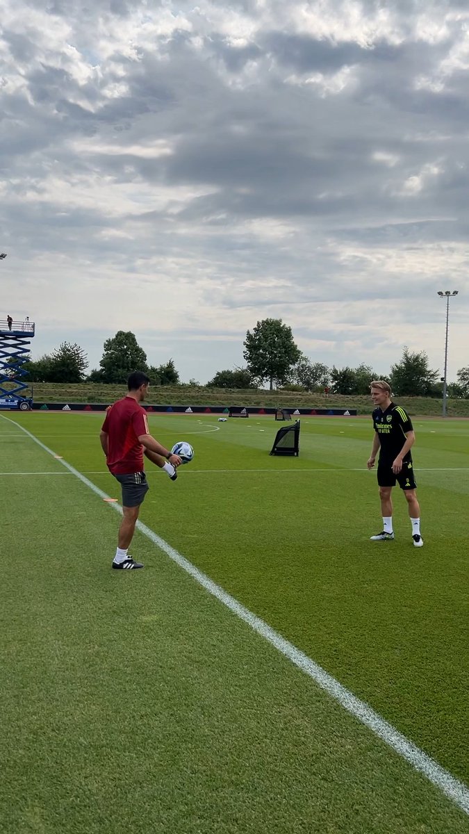 The boss v the skipper 🍿