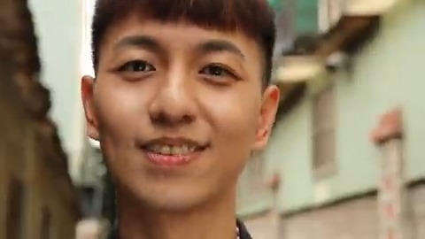 ＃片場花絮之忘詞大不同 這句台詞也是我當天的魔咒 大概錄了7-8次才終於講對差點崩潰 對成人內容演員來說 背詞比被幹還難 歡迎大家挑戰唸這段台詞 一定要看到 33秒 劇組人員、對手演員 我對不起大家 『蜘蛛人戰隊 首部曲 複製』你看了嗎？ #致敬 #spiderman 未滿18歲請勿觀看