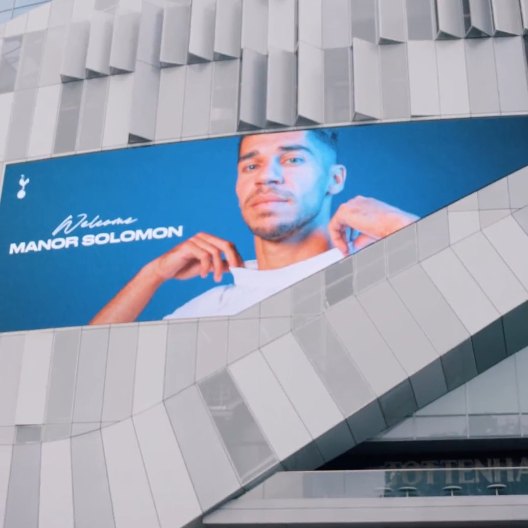 Getting to know his new surroundings 🏡 Let's go behind the scenes with our latest signing, Manor Solomon! 🎬