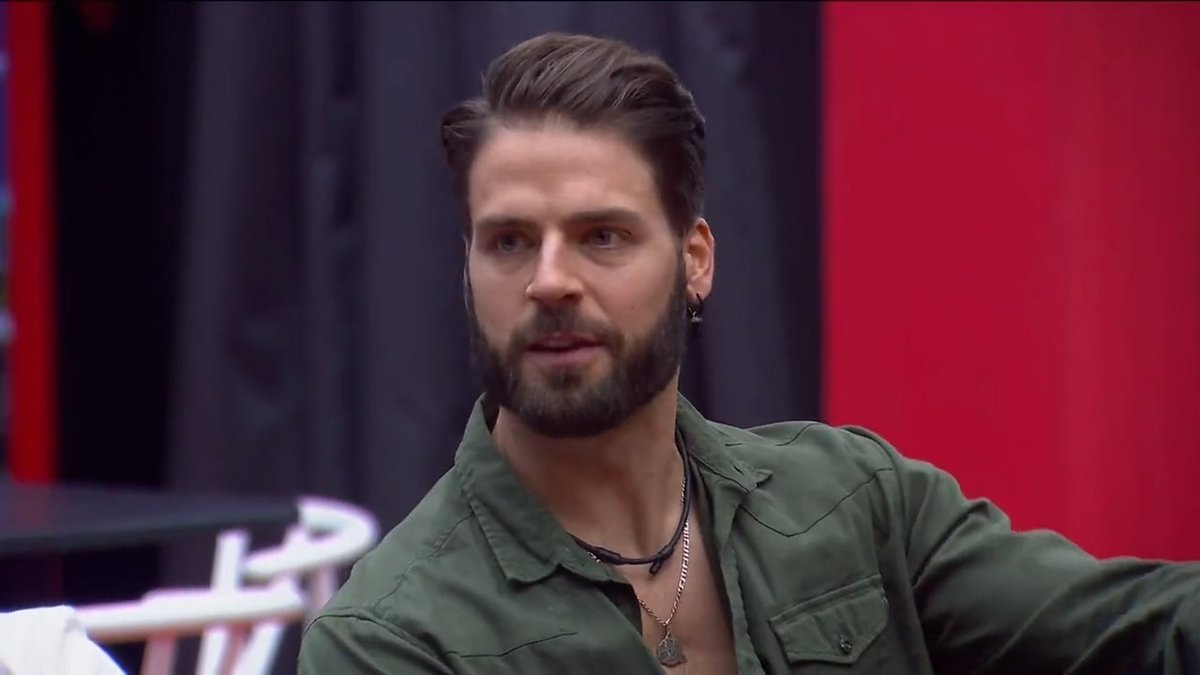 .Jorge Losa le responde a Poncho De Nigris 😱 Poncho - 2 puntos Sergio - 1 punto Revive gratis las galas de #LaCasaDeLosFamososMx a través de ViX 🧡 👉