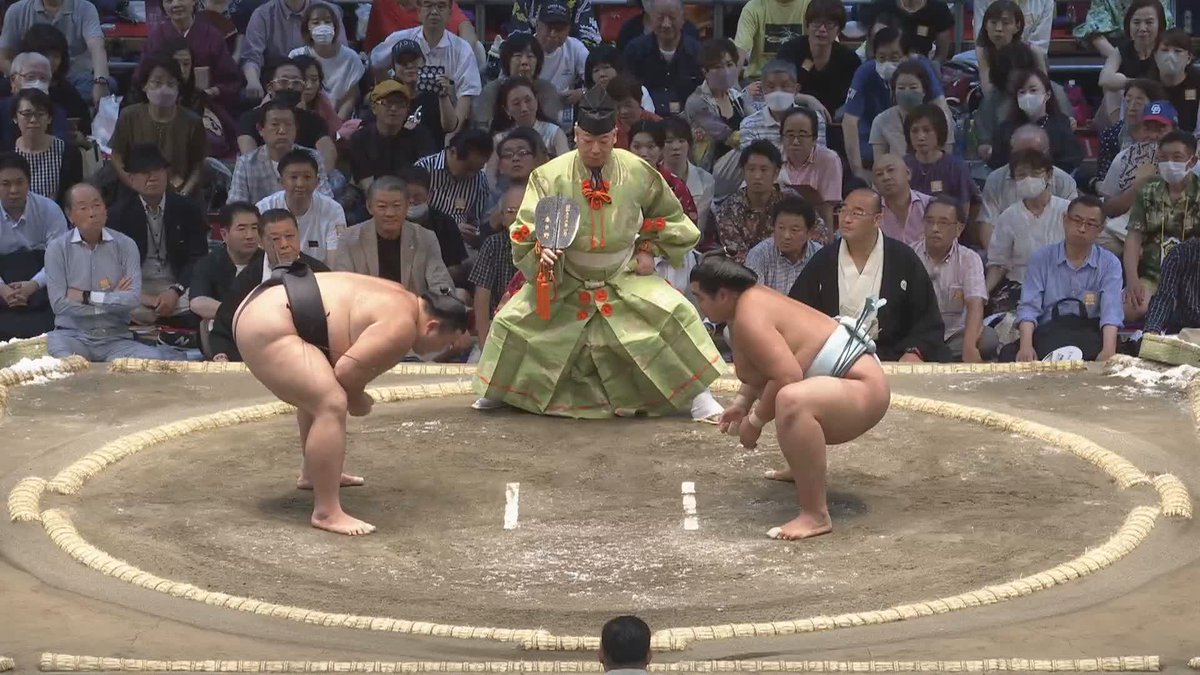【がっぷり四つの力勝負は!】 #朝乃山 - #北青鵬 大相撲名古屋場所 五日目 朝乃山の今場所の星取・動画と 特集記事は👇 北青鵬の今場所の星取・動画と 特集記事は👇 #sumo
